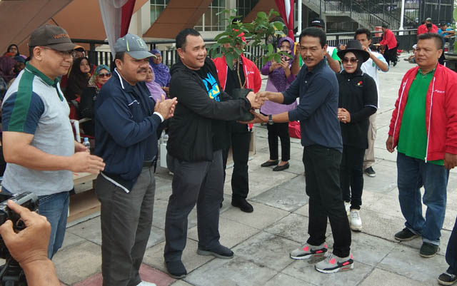 Didukung Arara Abadi, PLN dan Dinas LHK, PWI Riau Sukses Hijaukan Stadion Utama